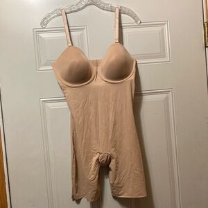 Assets by Spanx Seamless Nude Shapewear Bodysuit with Built-In Bra XL
